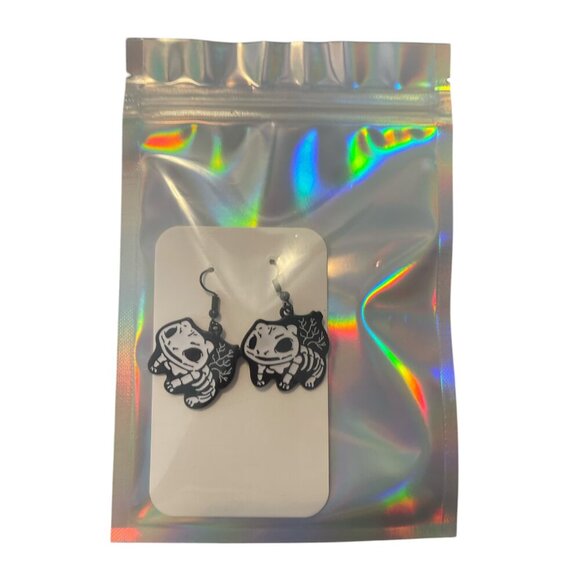 BULBASAUR SKELETON SKULL POKEMON EARRING - Picture 1 of 1